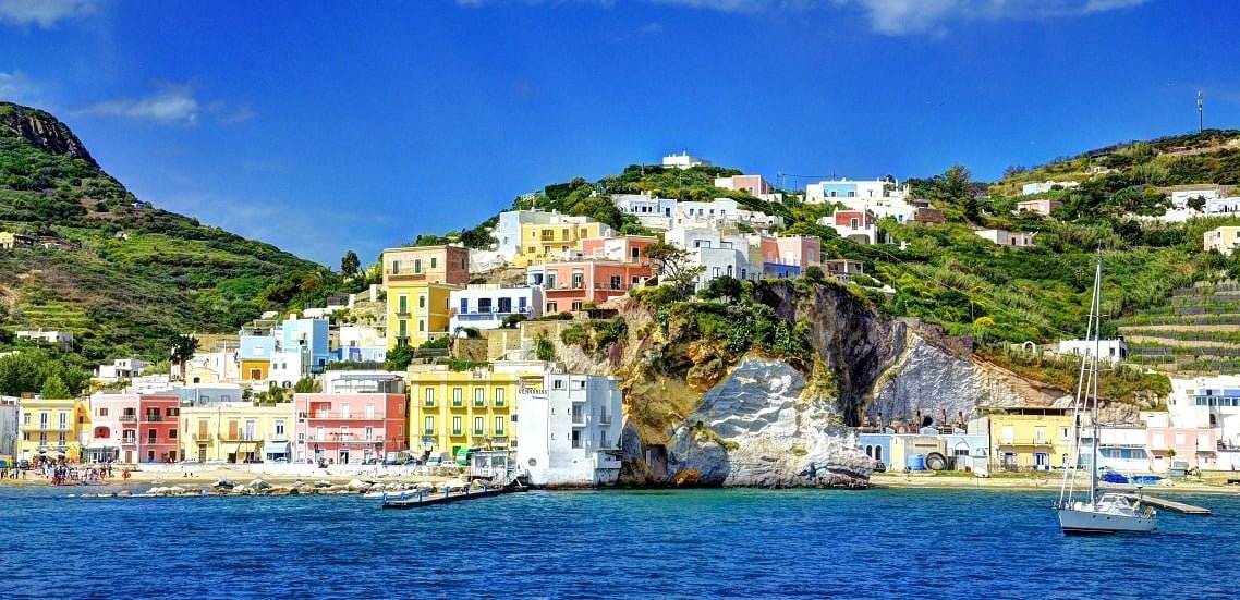 Read more about the article Apartments in Ponza